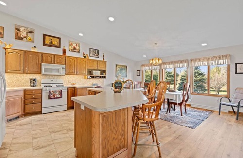 Sheboygan House | Sunset Vista – 2BR Central Elkhart Lake Retreat