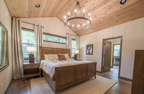 Embarrass House | SUNSETS OVER GIANTS RIDGE - LUXURY HOME 5 MINS FROM SKI & GOLF!