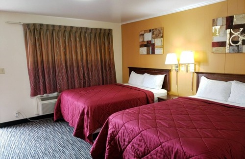Sedalia Hotel | Super 7 Motel Sedalia