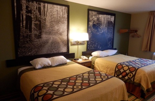 Grayling Hotel | Super 8 by Wyndham Grayling