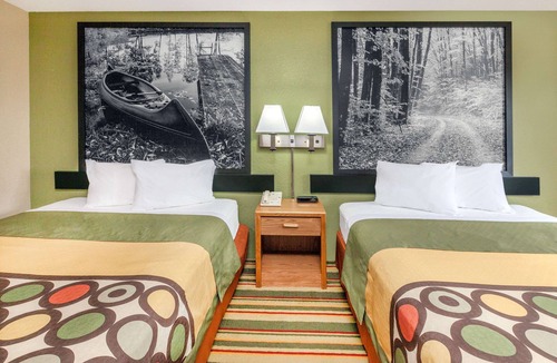 Grayling Hotel | Super 8 by Wyndham Grayling