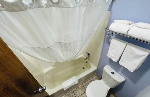 Imlay City Hotel | Super 8 by Wyndham Imlay City