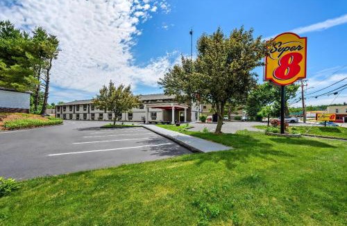 Lewiston Hotel | Super 8 by Wyndham Lewiston Auburn Area