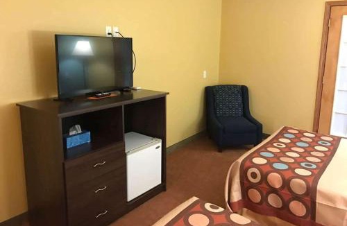 Plover Hotel | Super 8 by Wyndham Plover Stevens Point Area