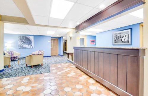 Port Clinton Hotel | Super 8 by Wyndham Port Clinton