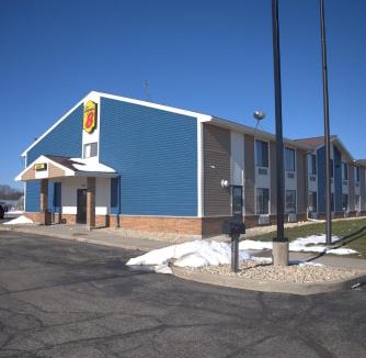 Portage Hotel | Super 8 by Wyndham Portage