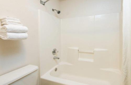 Richfield Hotel | Super 8 by Wyndham Richfield Cleveland