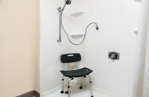 Rochester Hotel | Super 8 by Wyndham Rochester Mayo Clinic Area