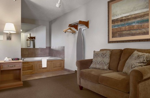 Sioux Falls Hotel | Super 8 by Wyndham Sioux Falls/41st Street