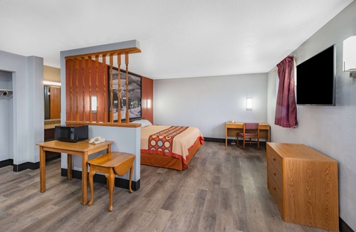 Waynesburg Hotel | Super 8 by Wyndham Waynesburg