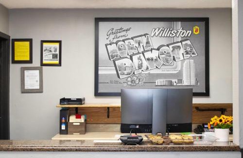 Williston Hotel | Super 8 by Wyndham Williston ND