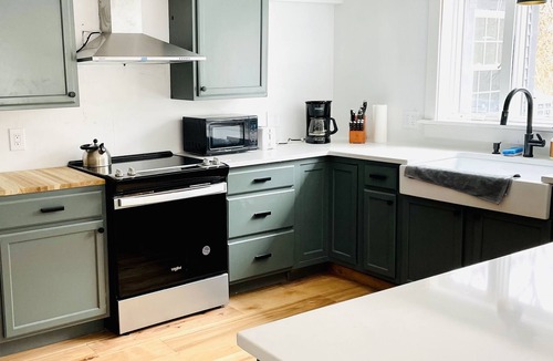 Kittery Point House | Surf cottage