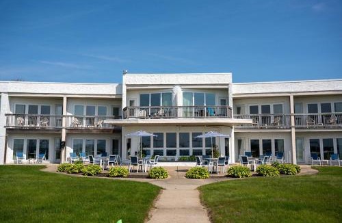 South Yarmouth Hotel | Surf & Sand Beach Motel