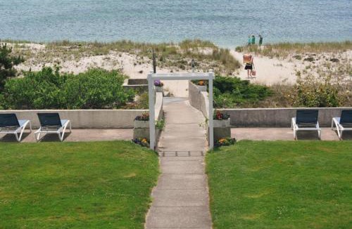 South Yarmouth Hotel | Surf & Sand Beach Motel