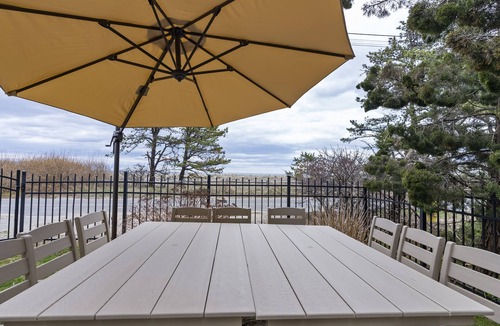 Southern Coast House | Surf Spry - Beach House in Saco Bay