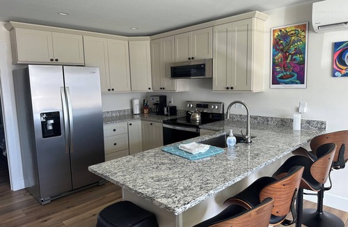 Pine Point Apartment | Surfside Pine Point, Scarborough Maine with AC, WiFi, walk to beach