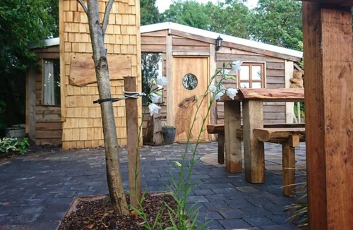 Hatherton House | Sutton Coldfield 2-bed Caravan, Parking & Bar-b-q