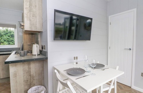 Sutton Weaver Cottage | Sutton Fields Chalet