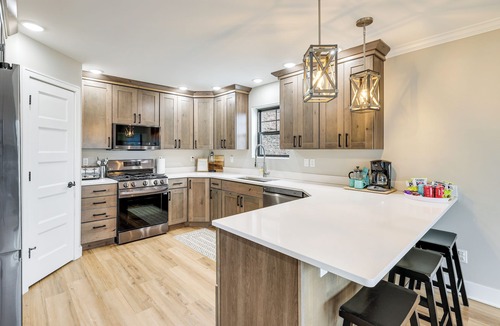 Suttons Bay House | Suttons Bay Lk House By Wineries: Hot Tub, Firepit