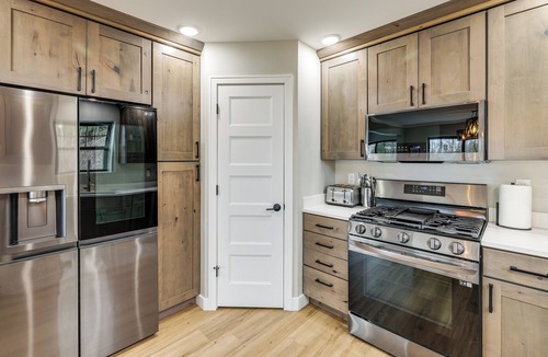 Suttons Bay House | Suttons Bay Lk House By Wineries: Hot Tub, Firepit