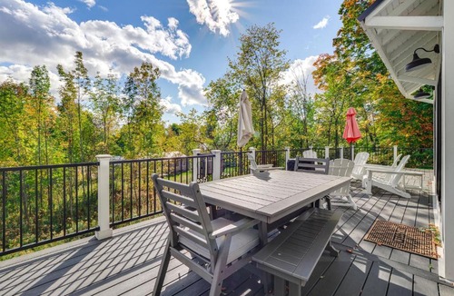 Suttons Bay House | Suttons Bay Near Wineries Hot Tub, Firepit