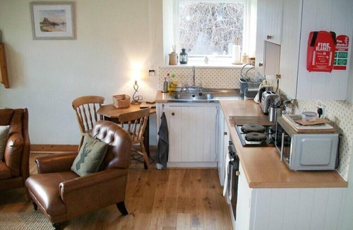 Old Bewick Cottage | SWALLOW COTTAGE (NR POWBURN), country holiday cottage in Powburn