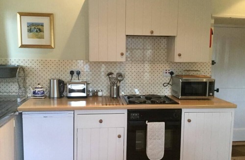 Old Bewick Cottage | SWALLOW COTTAGE (NR POWBURN), country holiday cottage in Powburn