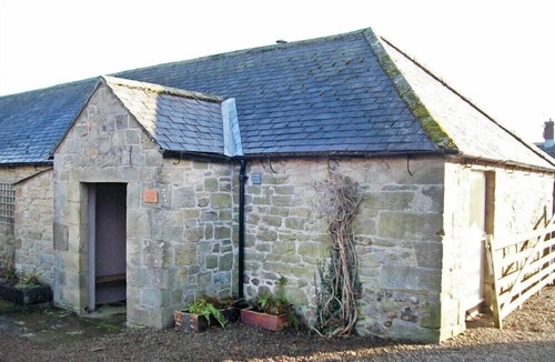 Old Bewick Cottage | SWALLOW COTTAGE (NR POWBURN), country holiday cottage in Powburn
