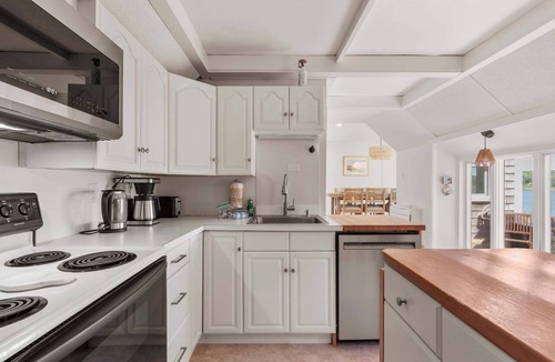 Orleans House | Sweeping Water Views, Walk to Town, Outdoor Shower!