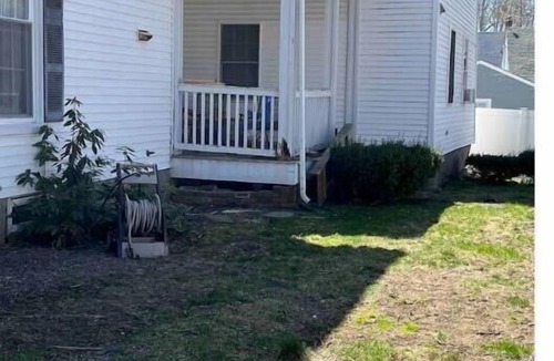 Southern Coast Apartment | Sweet Downtown Saco Retreat