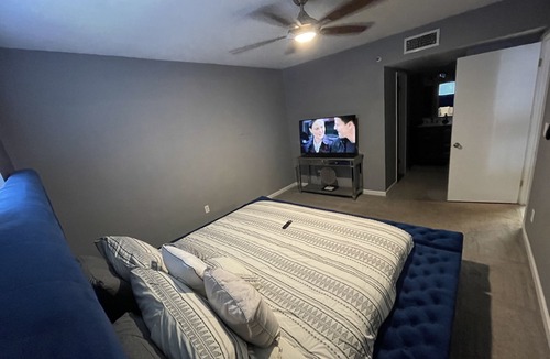 Paradise Valley Village Condo | Sweet Little Paradise - Short Term/Long Term Renting