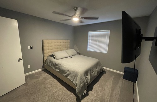 Paradise Valley Village Condo | Sweet Little Paradise - Short Term/Long Term Renting