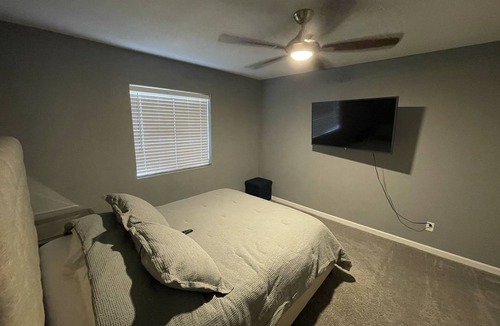 Paradise Valley Village Condo | Sweet Little Paradise - Short Term/Long Term Renting