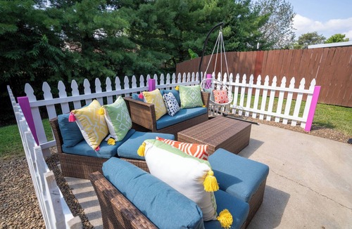 Owensboro House | Swiftie’s Babe Cave is a Taylor-Themed 3BR Retreat Near Downtown Owensboro!