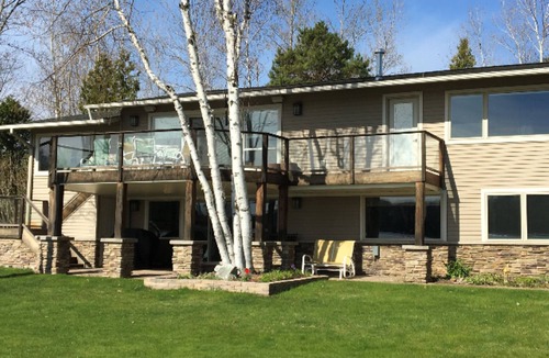 Traverse City House | Swim, Bike, Enjoy-3-bed, 4 bath lake front home in Traverse City #2025-09