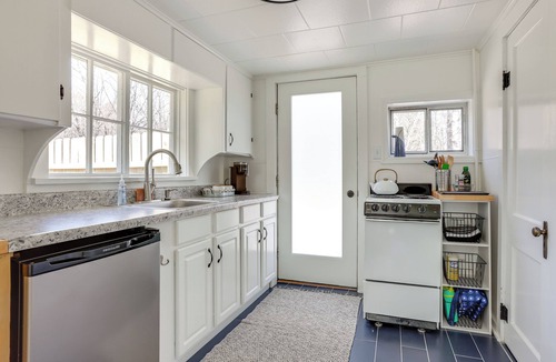 Frankfort Cottage | Swim, Hike & Unwind: Frankfort Cottage w/Fire Pit