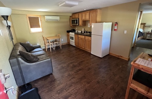 Paradise House | Tahquamenon Suites Lodging - One-Bedroom Suite # 2