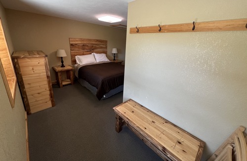 Paradise House | Tahquamenon Suites Lodging - One Bedroom Suite #6