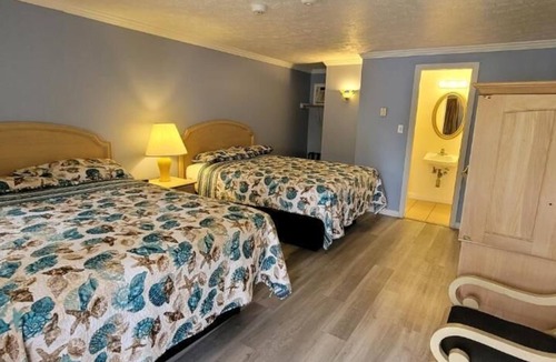 Wells Hotel | Tallwood Motel Wells