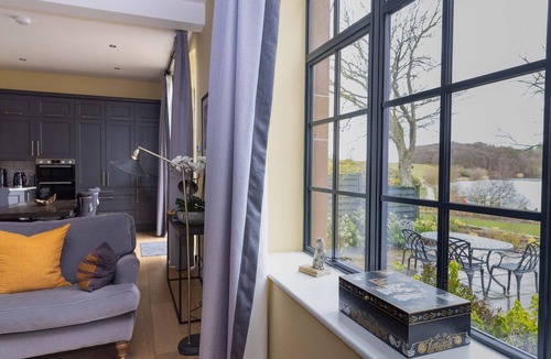 Wing Cottage | Tarn End Cottage 5, Talkin Tarn, ideal for a family, activities and historical sites nearby
