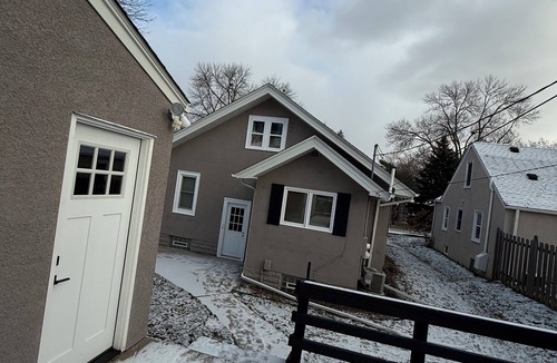 Robbinsdale House | Taurus Rising ~ Entire Home