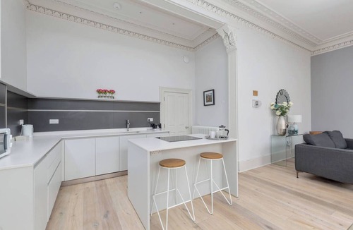 West End Apartment | Tay Apartment
