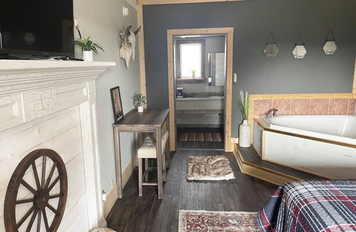 Tecumseh Hotel | Tecumseh Inn and Suites