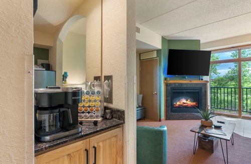 Wisconsin Dells Condo | Tee Time Terrace - Near Attractions, Golf Views and Hot Tub