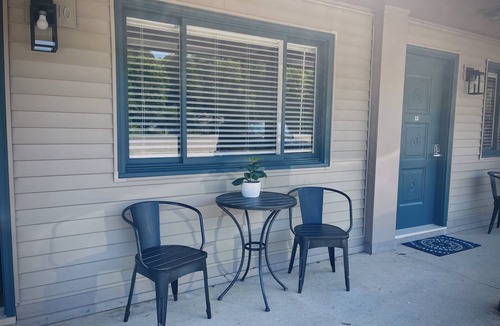 Roscommon Apartment | TeePee Room 15-Newly Renovated