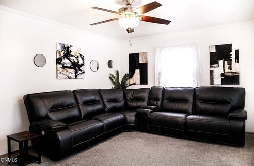 Bismarck House | The 13th Street Stay, Clean, Quiet & Central