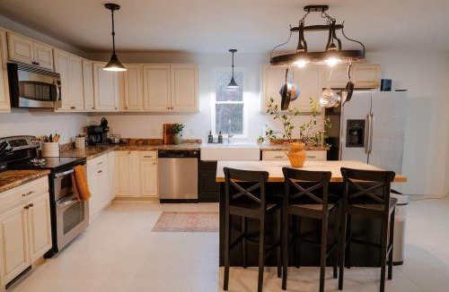 Logan House | The 312 House - A Boho Retreat- Hocking Hills