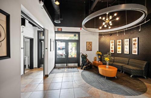 Central Business District Apartment | The 333 Suites - For 24 Guests
