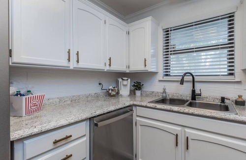 Amarillo House | The 806 Escape - 2 bed near hospital dist!