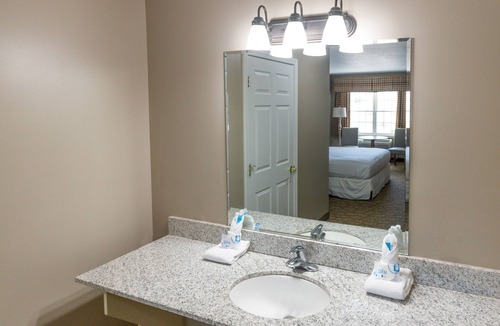 Ogunquit Hotel | The Admiral's Inn Resort